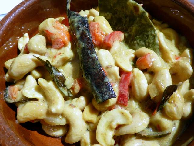 Sri lankan Cashew Nut Curry
